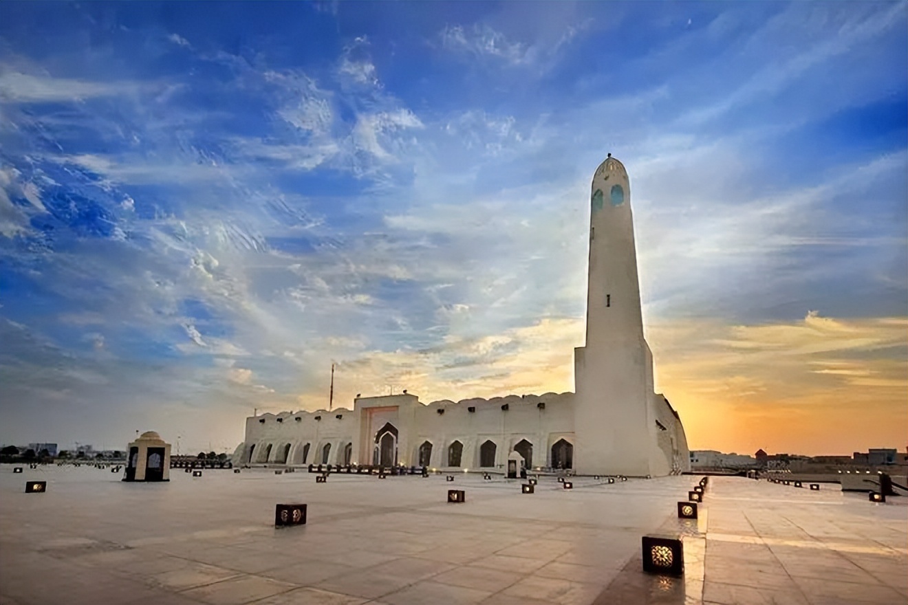 卡塔尔是属于哪个沙漠,卡塔尔沙漠面积有多大