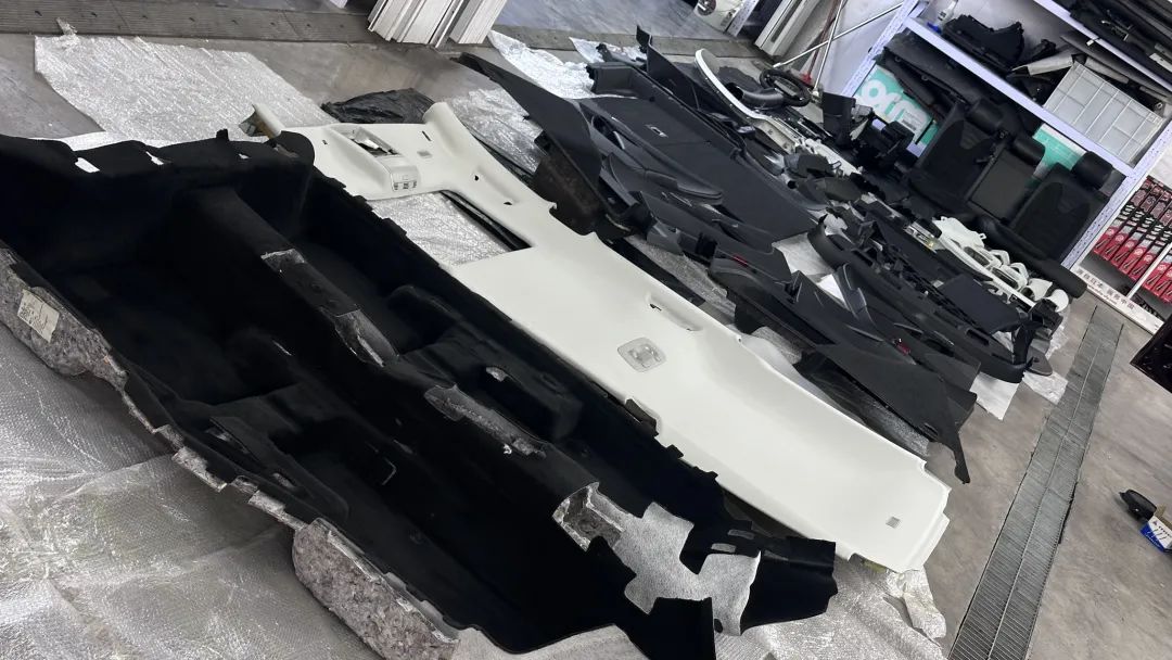 r36翻新改造全过程,大众r36这么老的车怎么还卖这么贵