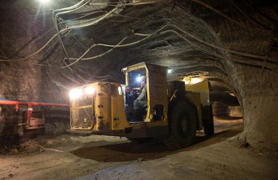 飞越俄罗斯上空,世界目前最大的钻石矿