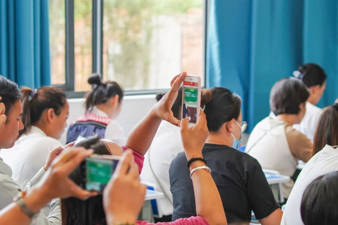 围观！青云小学“第一课”