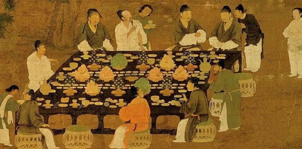 孤凤展翅腾龙位，弱女挥手伏众臣。浅析养颜秘方，探古代长寿秘诀