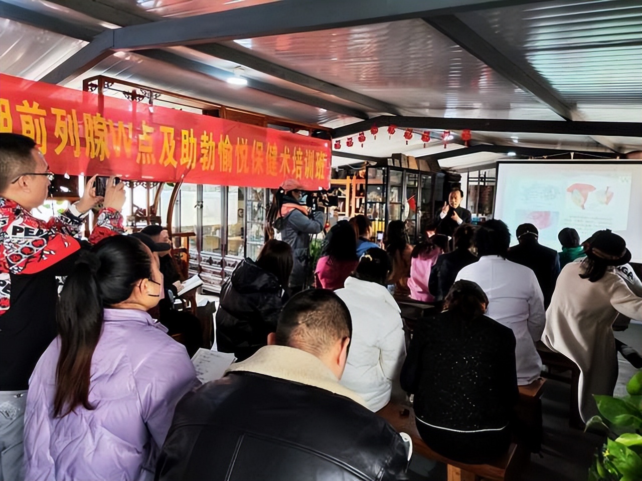 国家级非遗蜡染技术传承人王耀,王耀堂中国工艺美术大师