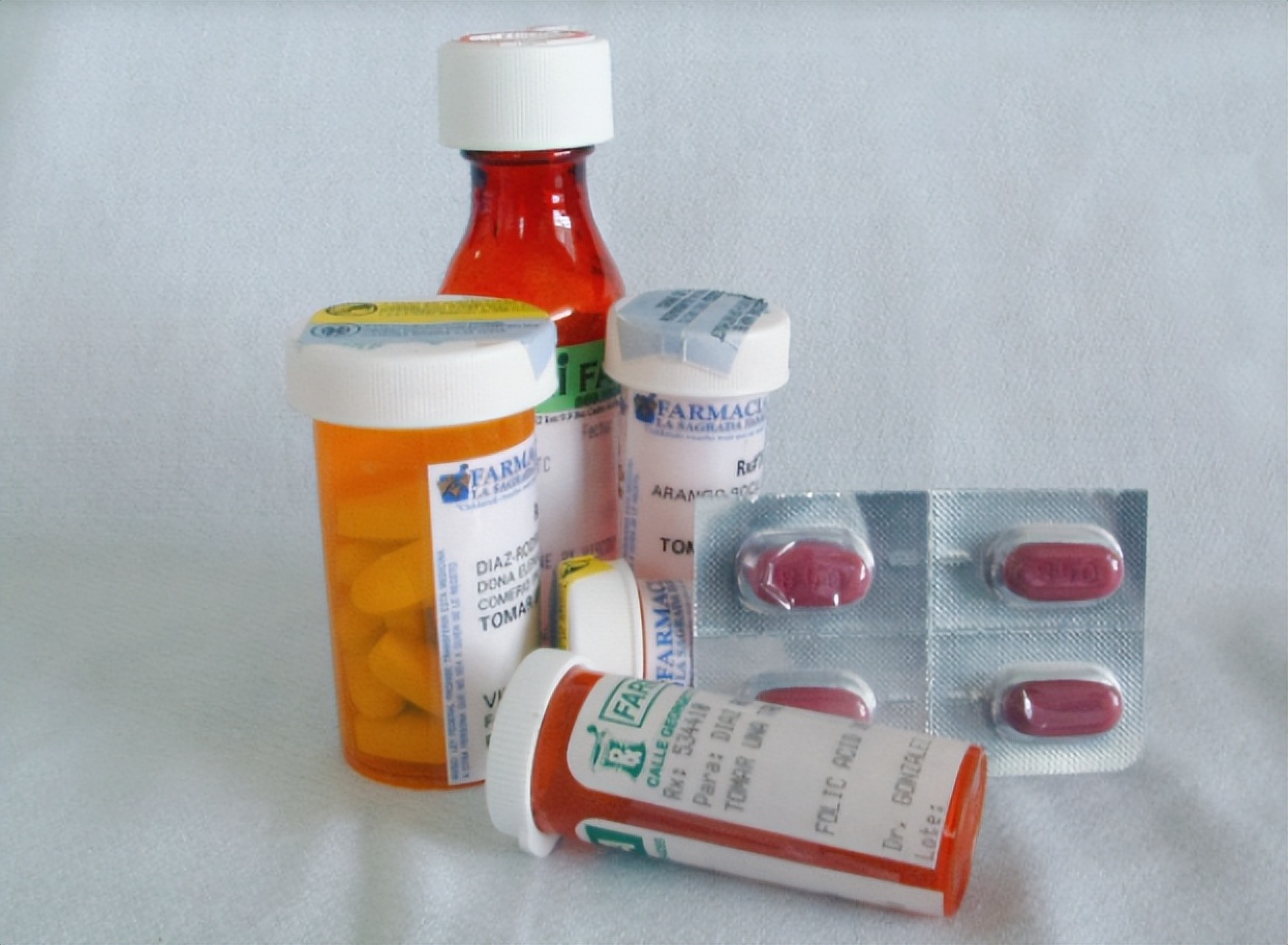 药可以嚼着吃吗,药可以放在胶囊里吗