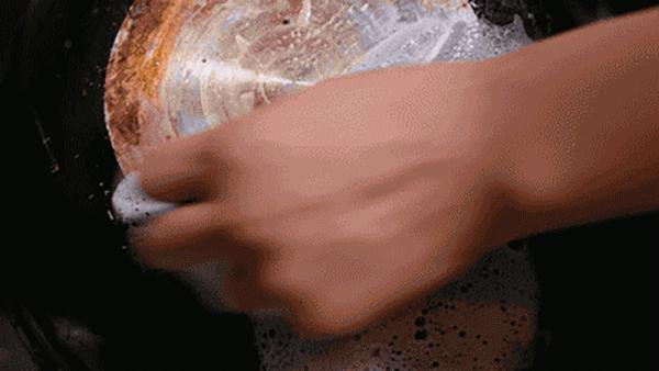 不锈钢蜂窝锅内烧焦变黑怎么清洗,不锈钢锅发黄了怎么去除