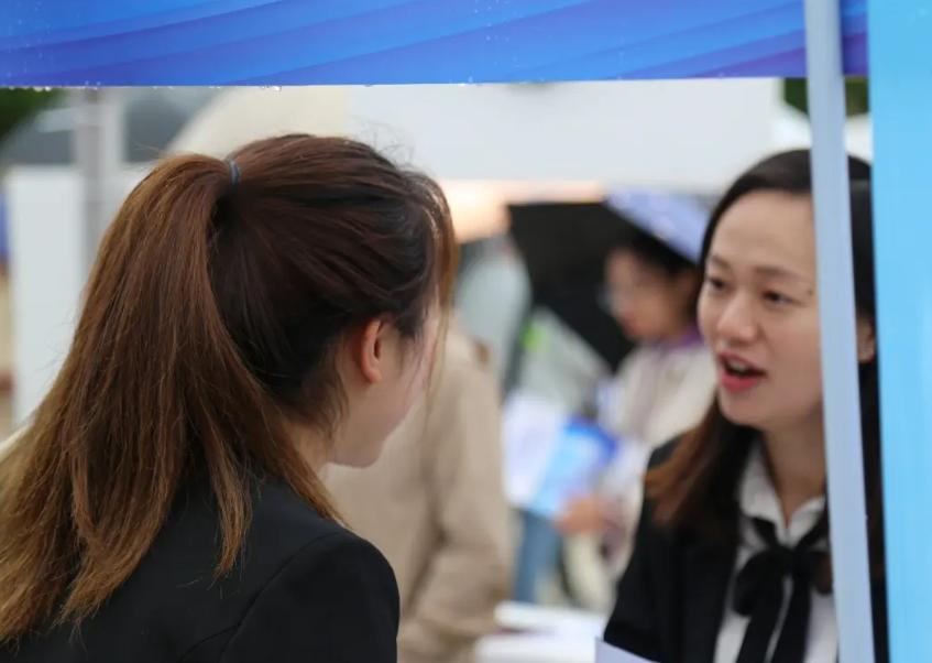 中国邮政往届大专招聘,中国邮政本科生最新待遇