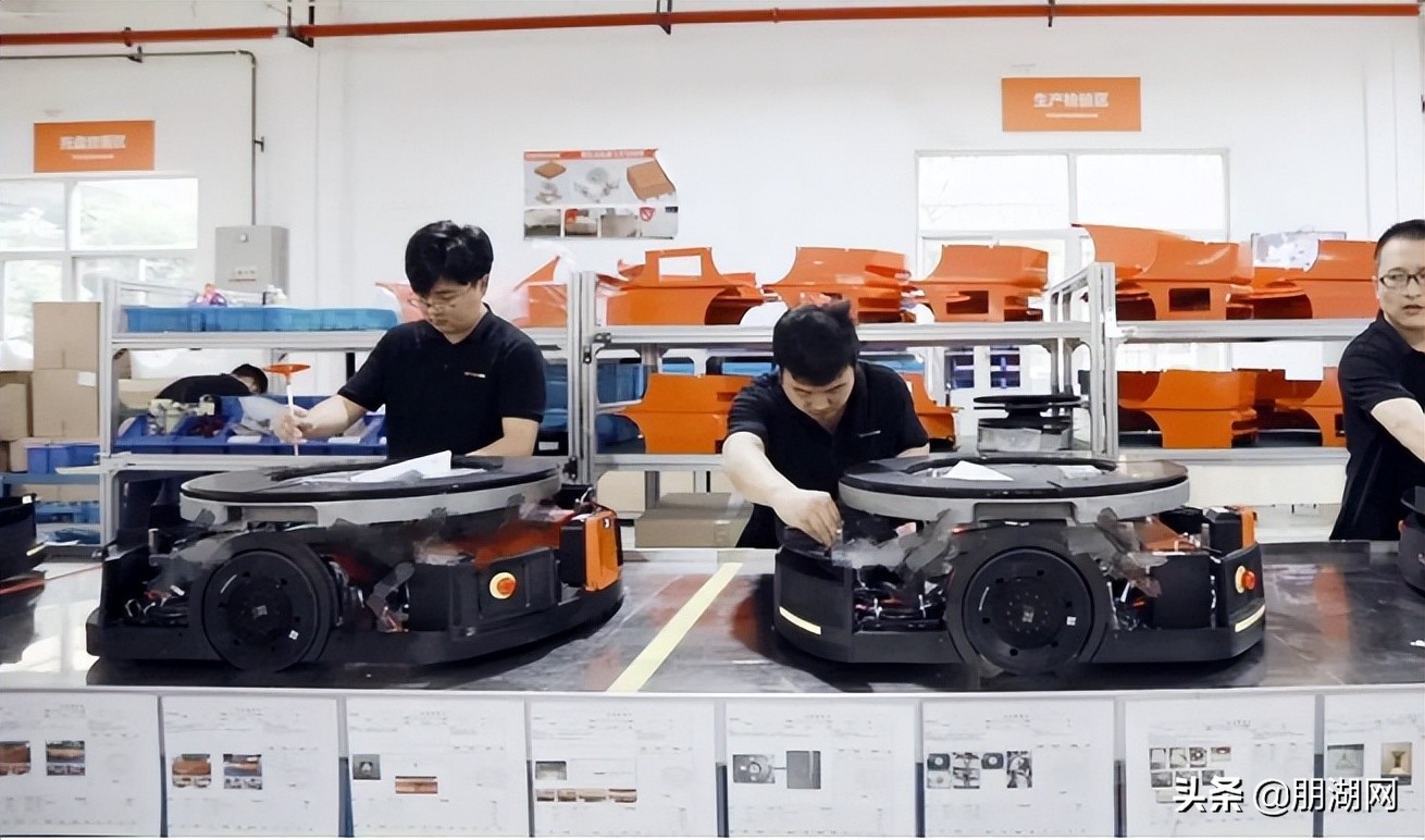 智能对话机器人如何实现,快仓智能仓储机器人还能和人对话