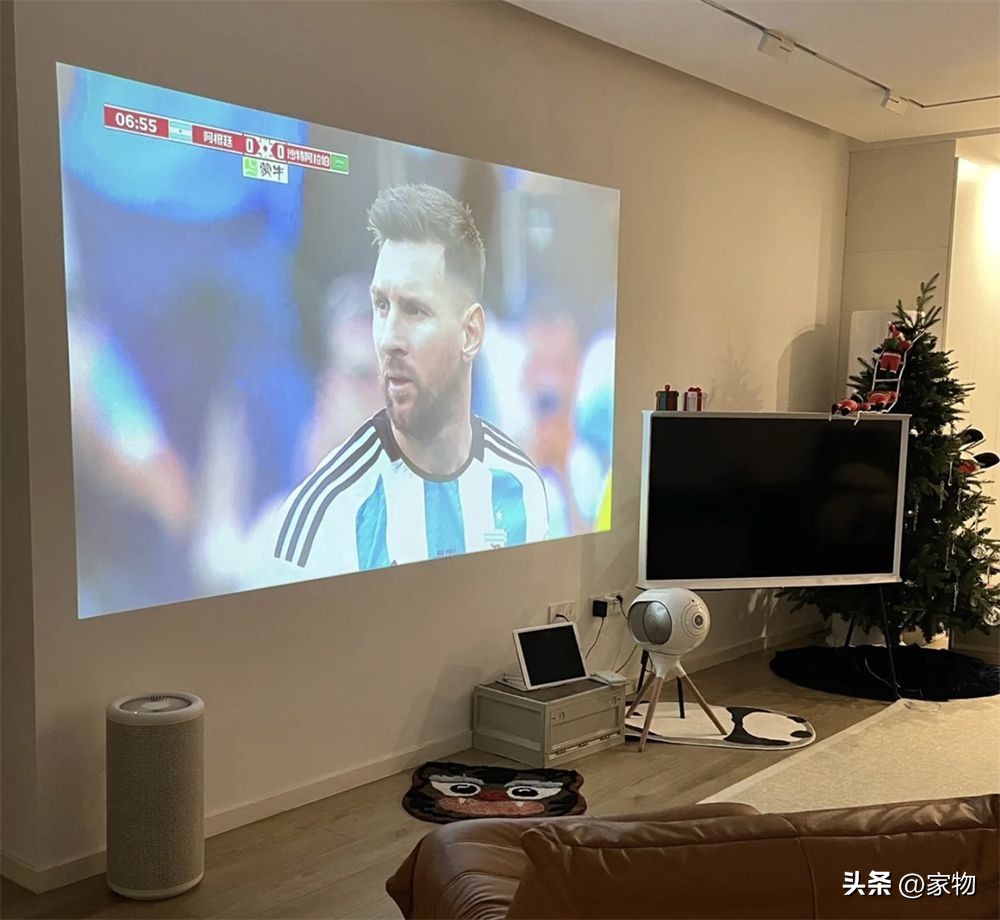 布置豪华客厅看世界杯,足球球迷怎么装饰自己的房间