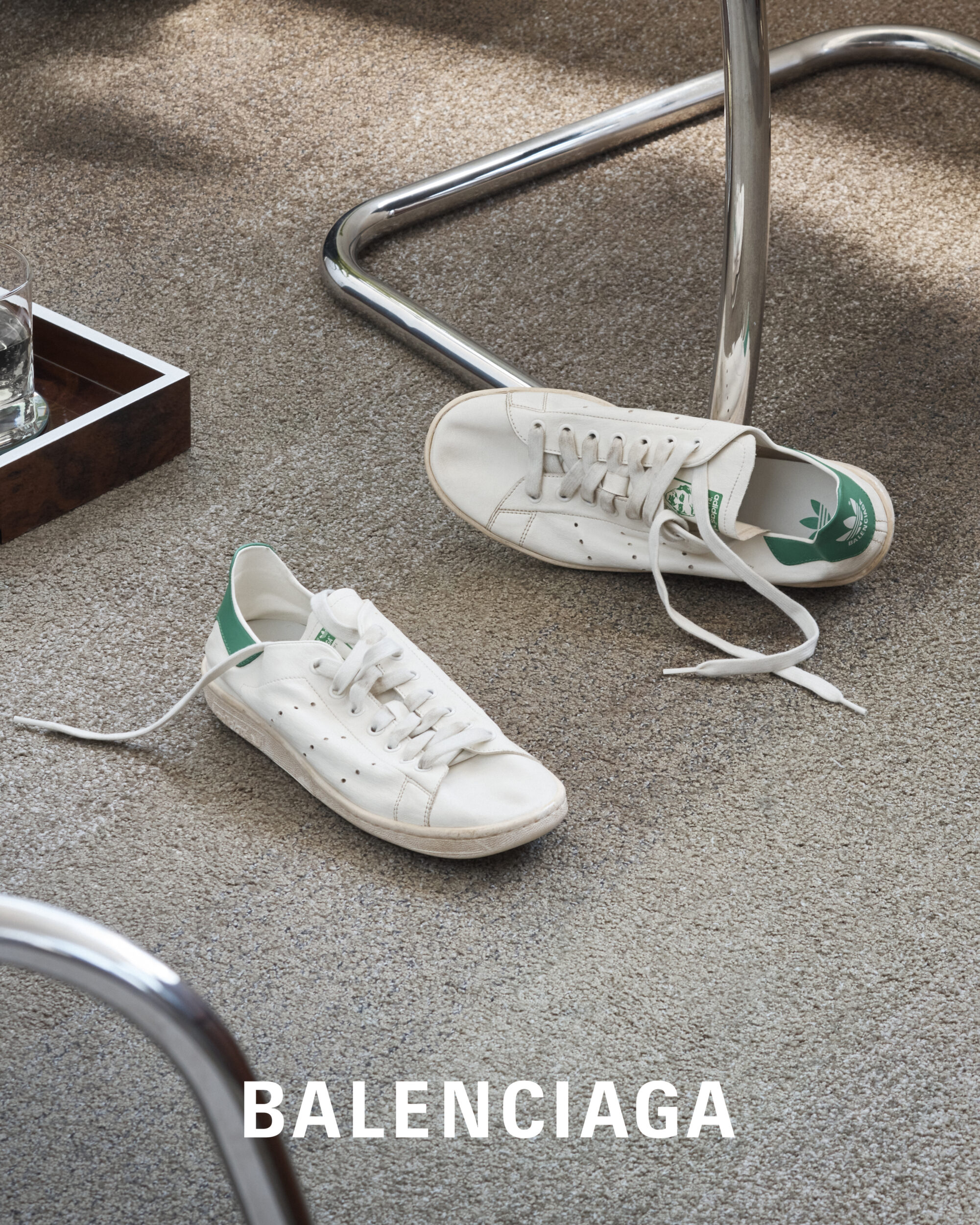 balenciaga联名adidas织带牛仔外套,balenciagaadidas发布会