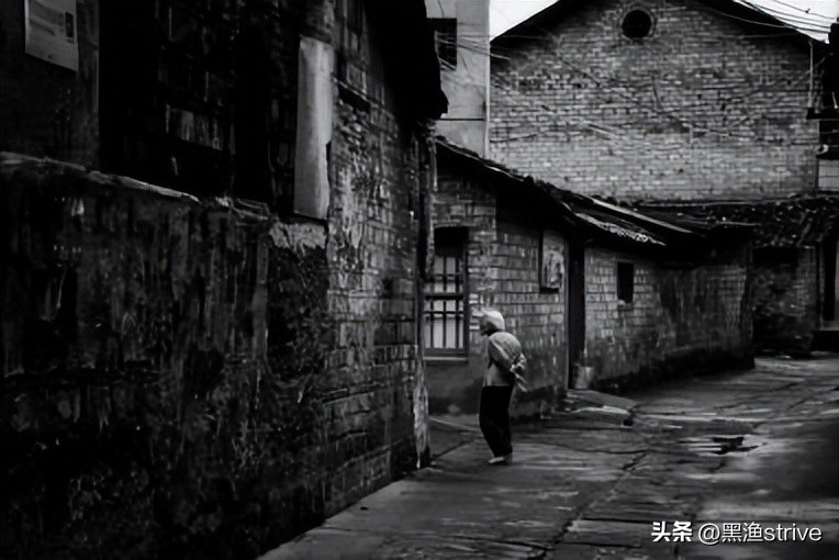 什么是摄影艺术独特的本质特征,什么是摄影测量的方位元素