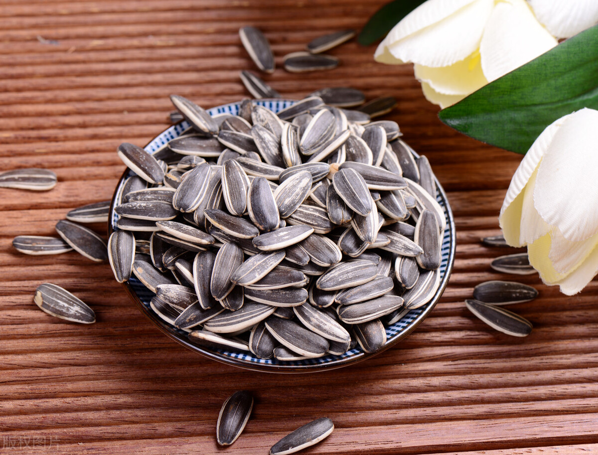 偏头痛不能吃十种食物,偏头痛吃什么好呢