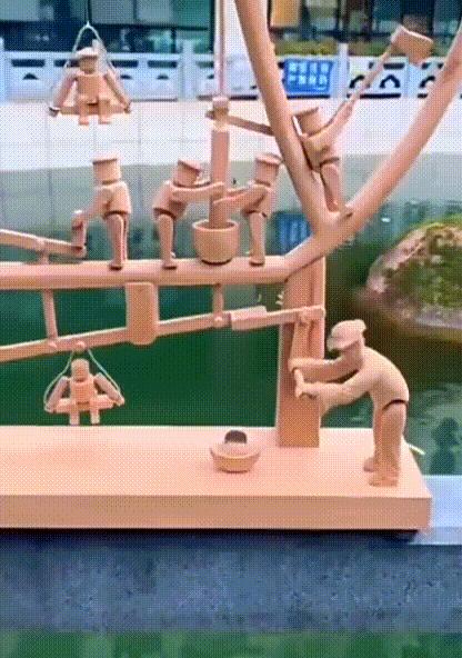 年轻小伙摆摊开店卖什么更挣钱,小伙开店推出免费单人煎饼