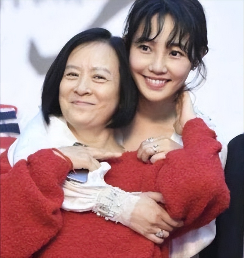 白百何陈羽凡公开离婚5年后，她带儿子改嫁导演，他却落魄无比