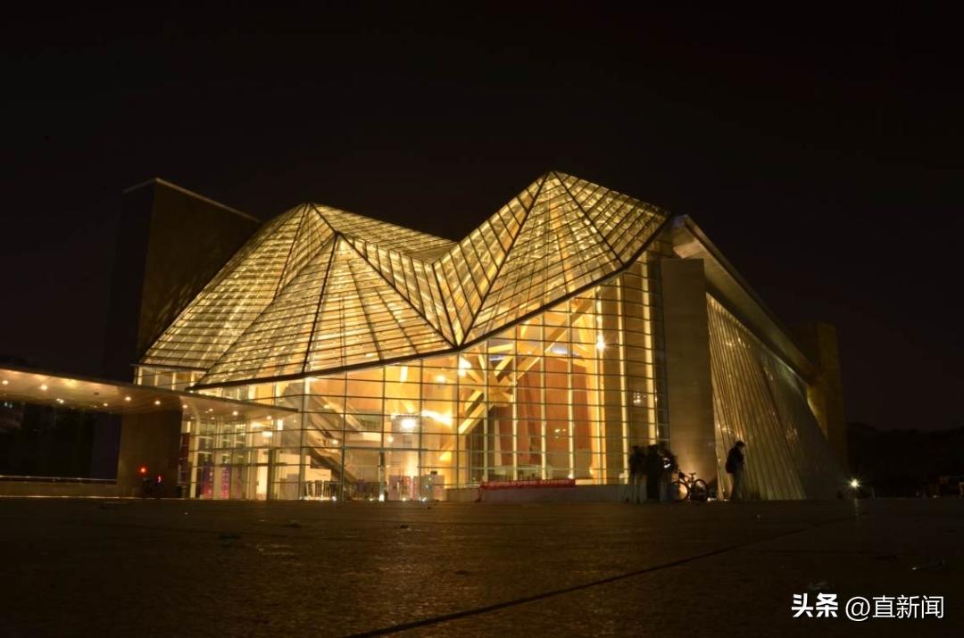 帕森斯服装设计专访,帕森斯设计学院和纽约时装学院