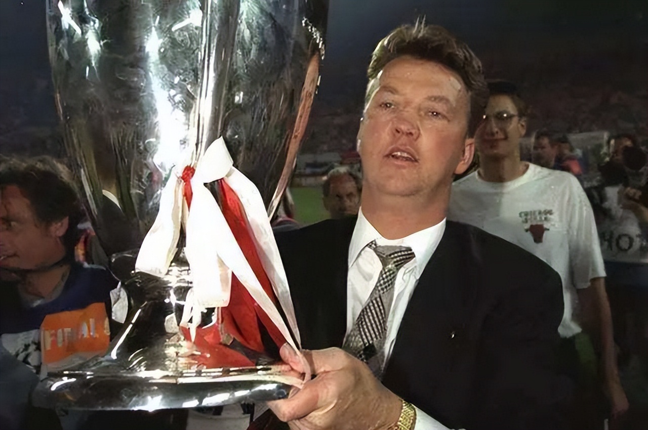 五大联赛哪些球队拿过欧冠冠军,各个豪门球队欧冠次数