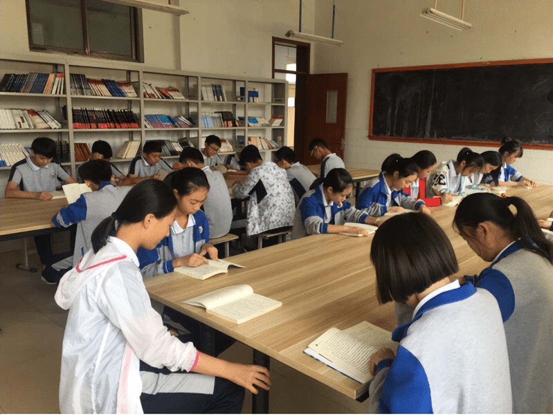 初心不变，砥砺前行—郑州长明中学荣获2021年度口碑影响力中小学