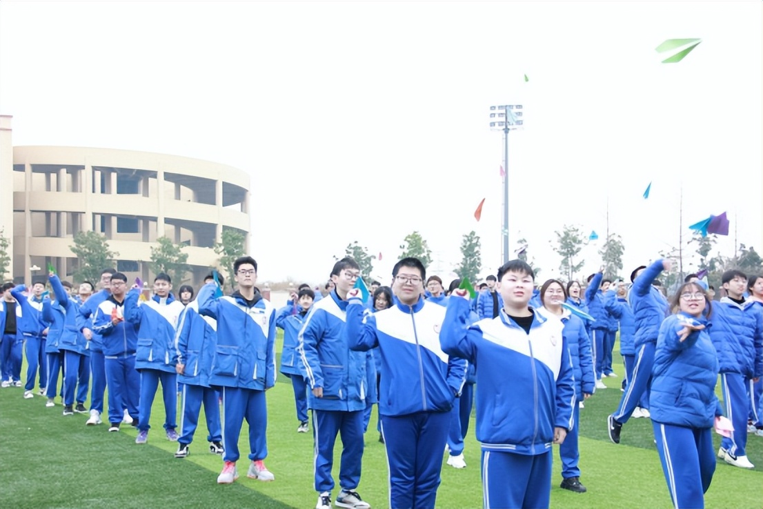 德阳博雅明德高级中学誓师大会,德阳博雅明德高级中学俯视图