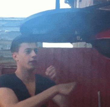 女朋友说她不能穿比较紧的衣服，我瞬间就懂了，效果原来是这样的