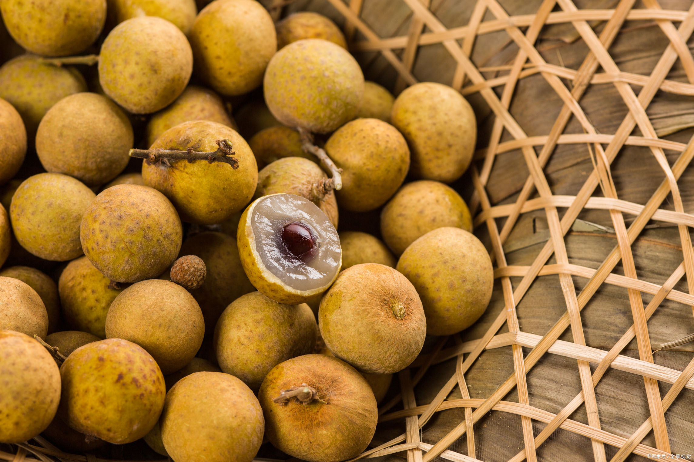 夏天吃哪些既清凉又健康水果,夏天到了这4种水果可多吃消暑