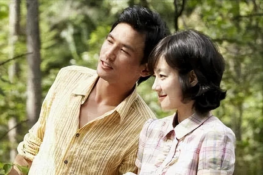 “十七年”电影中，田野、工厂与*会集**，是呈现幸福生活的主要地点