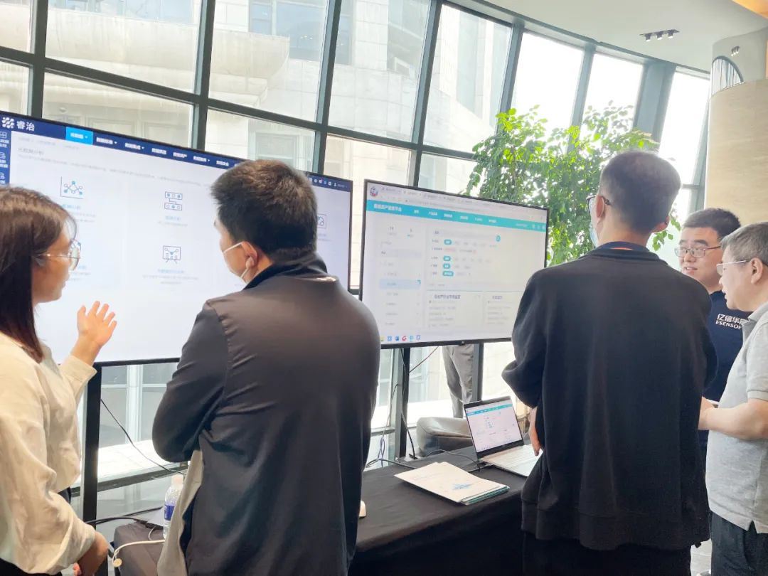 以数为翼，焕发新机——亿信华辰数据管理与应用沙龙圆满落幕