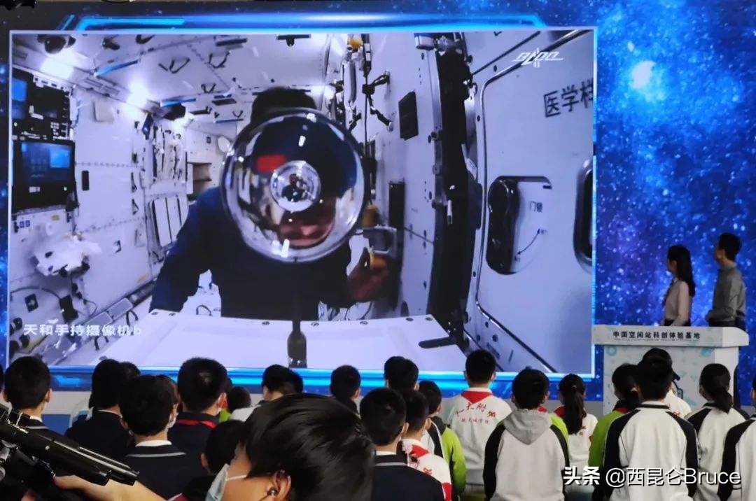 UFO实际上真的存在吗,太空未解之谜ufo