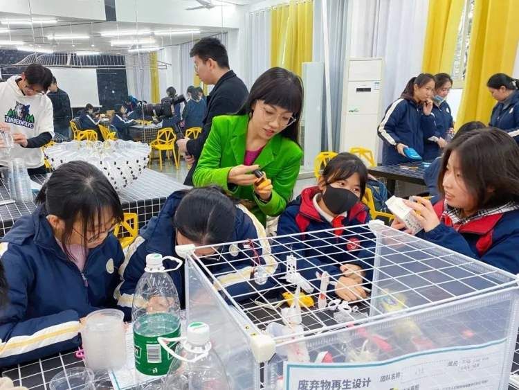 他们的青春因坚守而闪耀,用汗水和信念铸就梦想