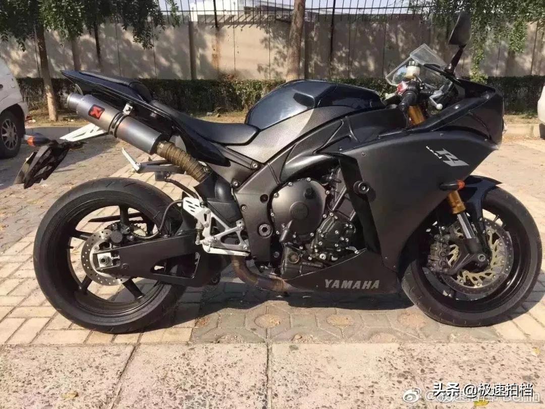 花十几万买摩托的人什么心态,花10万买摩托的人有车吗