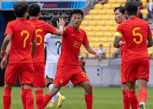 36岁中锋谭龙,谭龙35岁进国家队