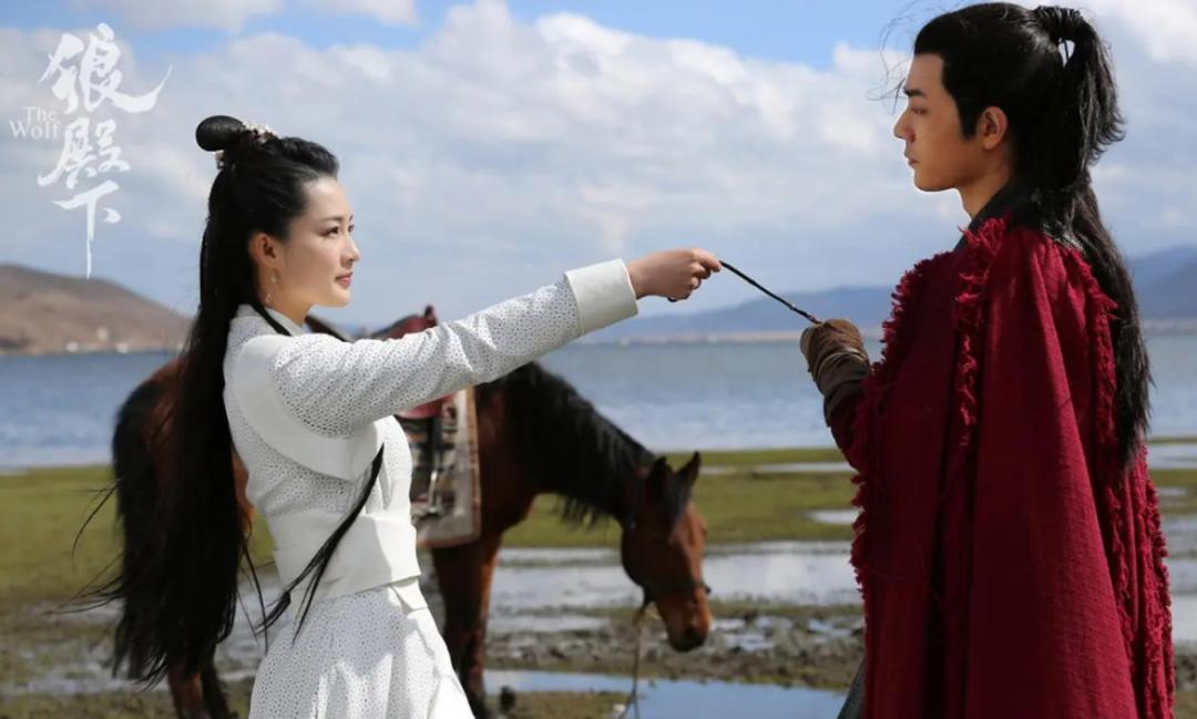 强吻、摸胸、扯裙子，这些男星到底是真投入，还是想揩油？