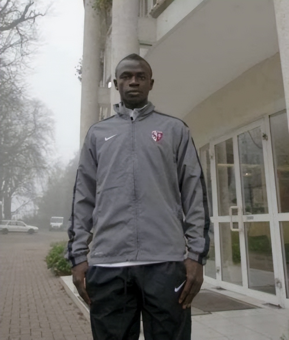 从非洲穷小子到欧洲顶级球星，“火燎的金刚”马内的巨星之路