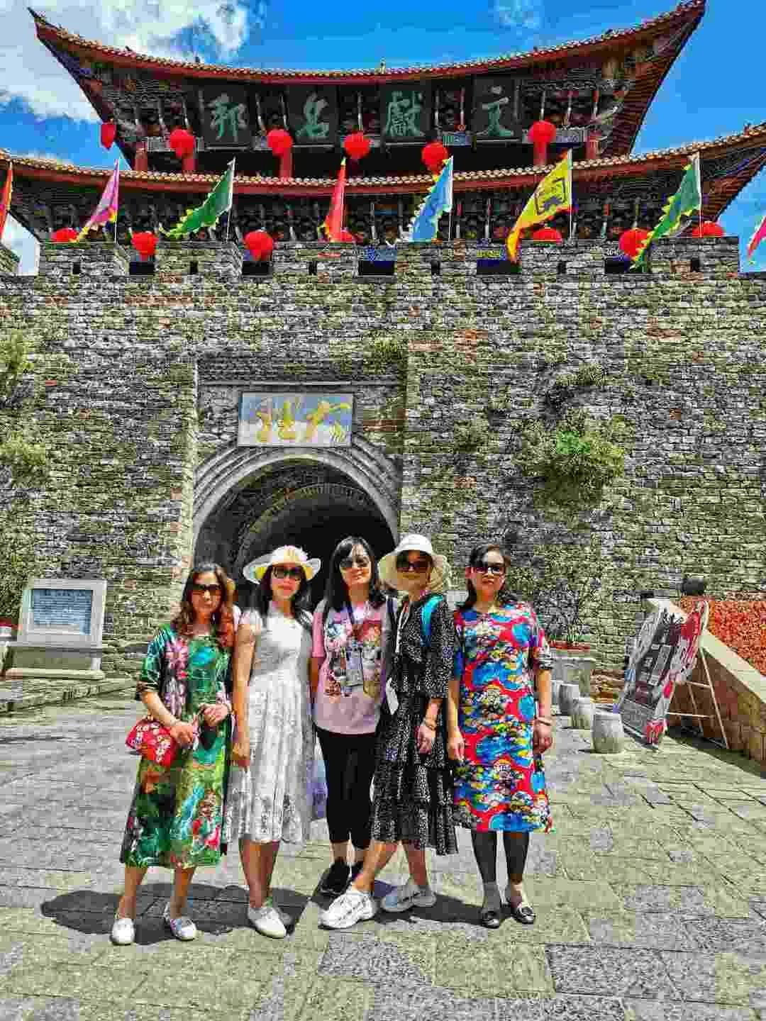 蝴蝶泉洱海大理古城崇圣寺三塔,云南旅游蝴蝶泉