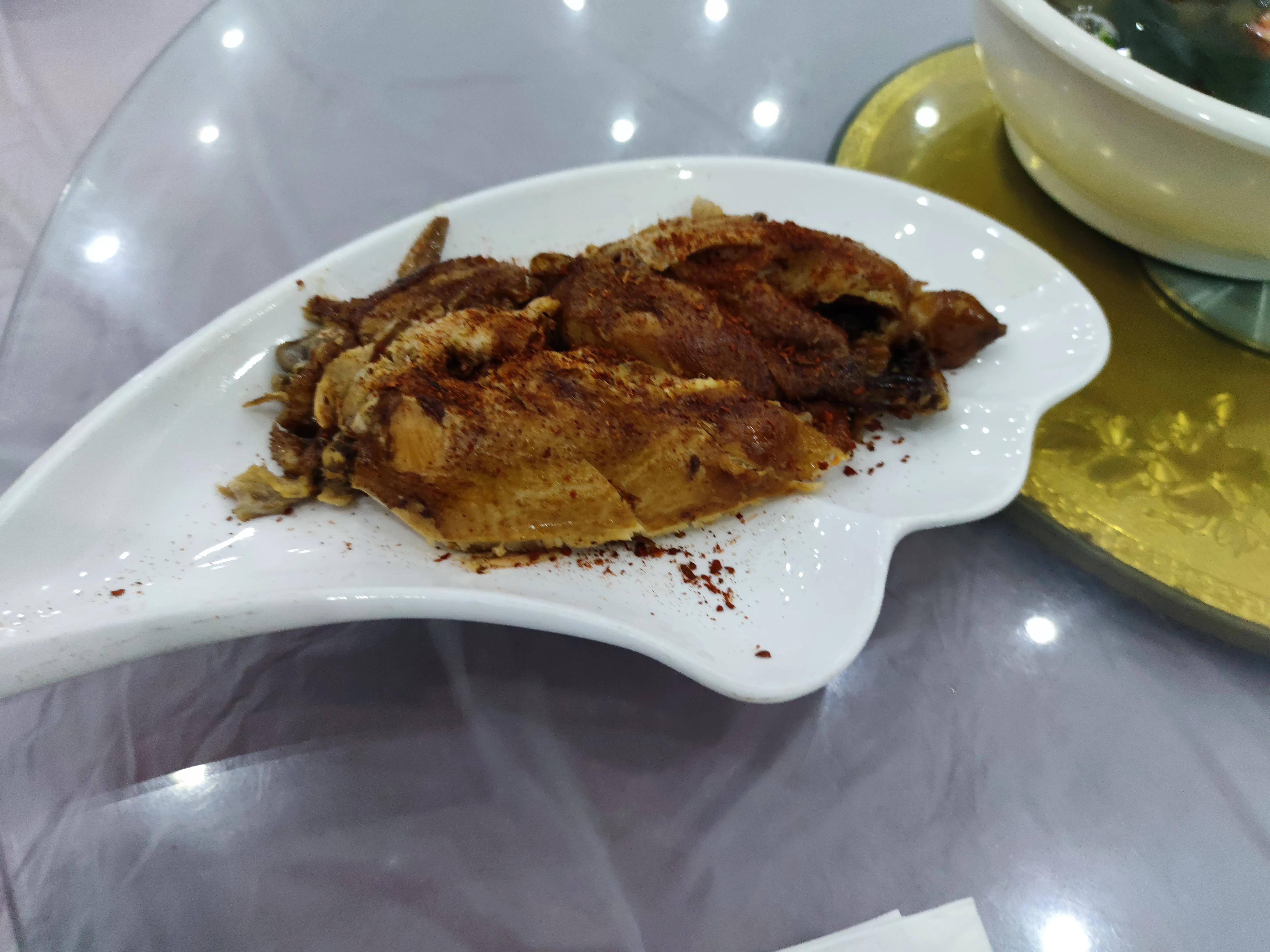 东北小伙13元自助餐,东北小伙吃自助餐视频