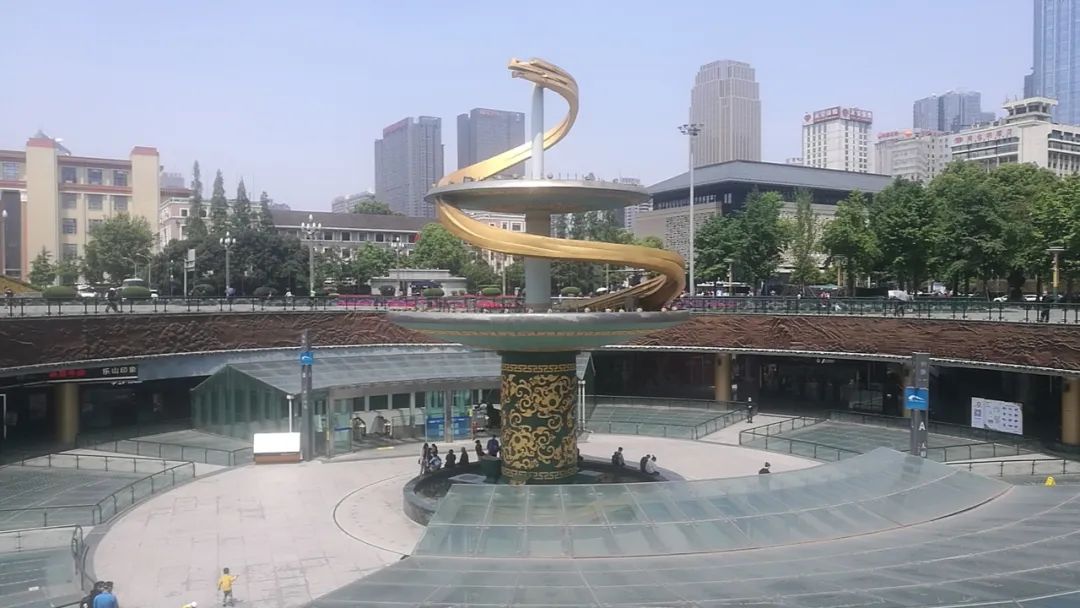 成都那些风靡一时的商场,成都有没有什么濒临倒闭的商场