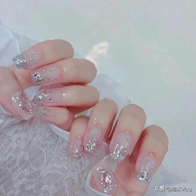 2022美甲爆款新年小短甲,适合2022过年的美甲图片