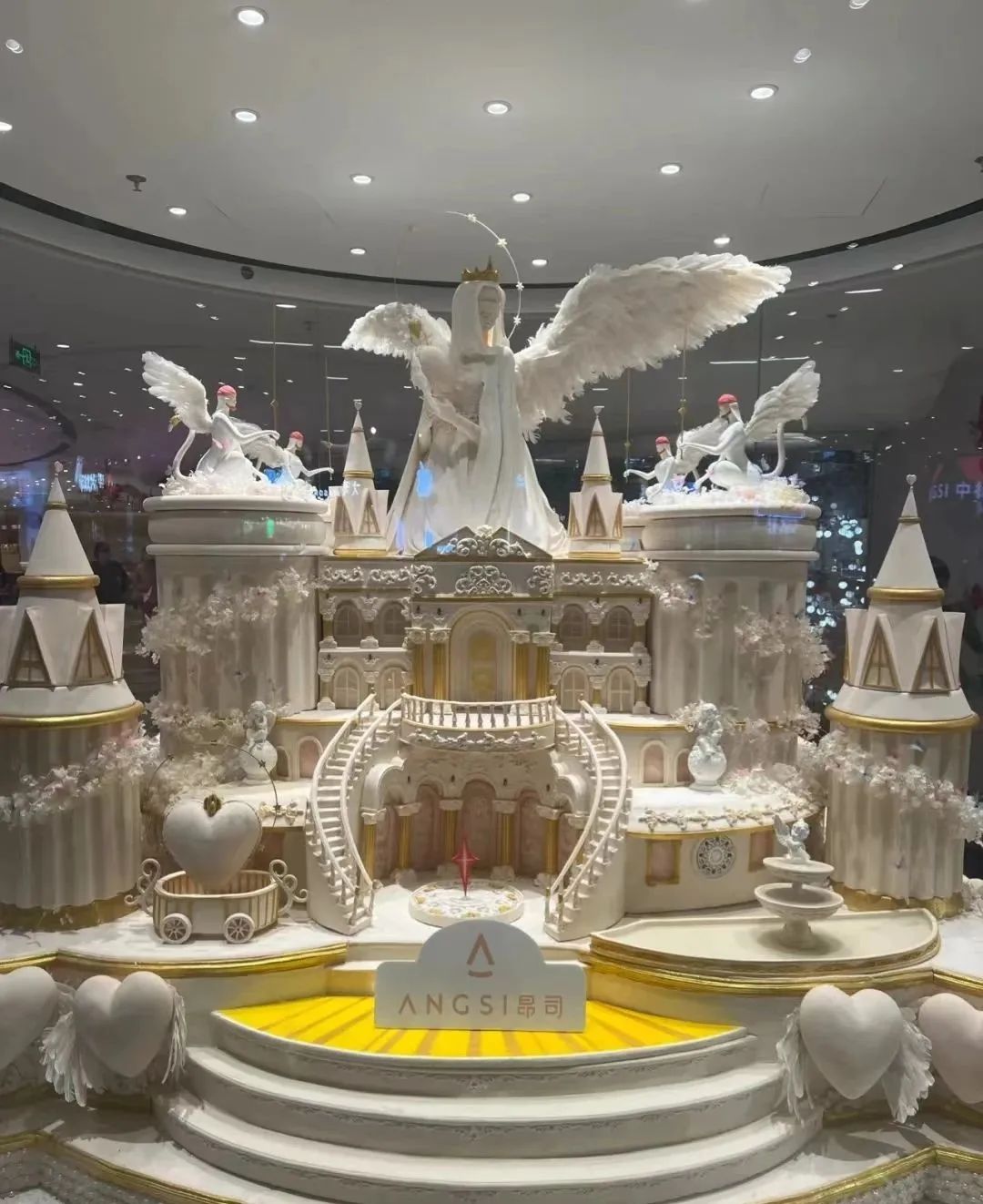 深圳，网红店坟墓！谁来谁死，亏得裤衩都不剩