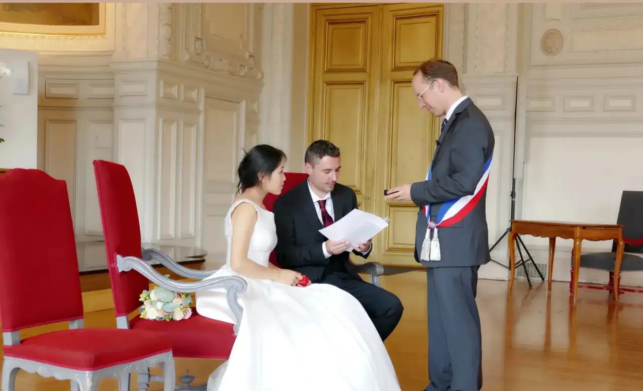 80后*疆新**美女闪婚法国老公，生下一个混血儿，第一次见面就要娶她