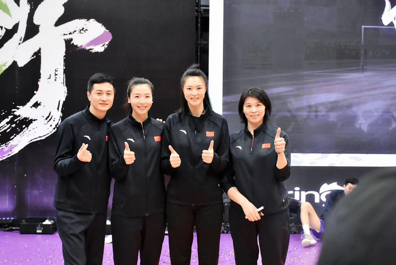 女排魏秋月惠若琪,惠若琪魏秋月观战