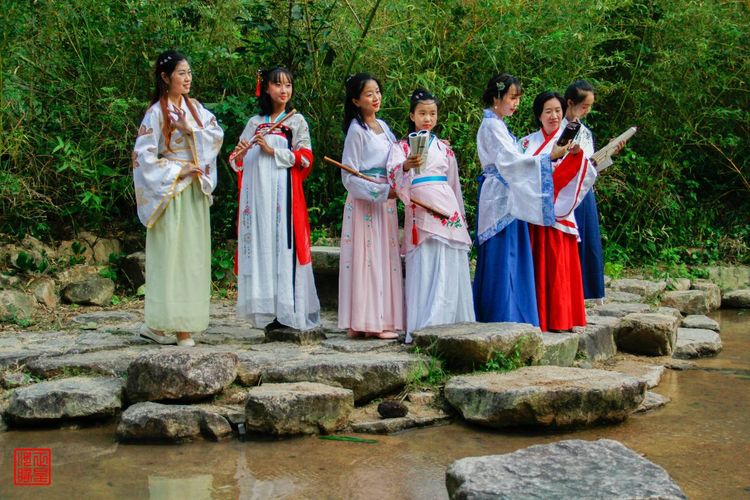 各领风骚全诗,各领风骚是哪首诗