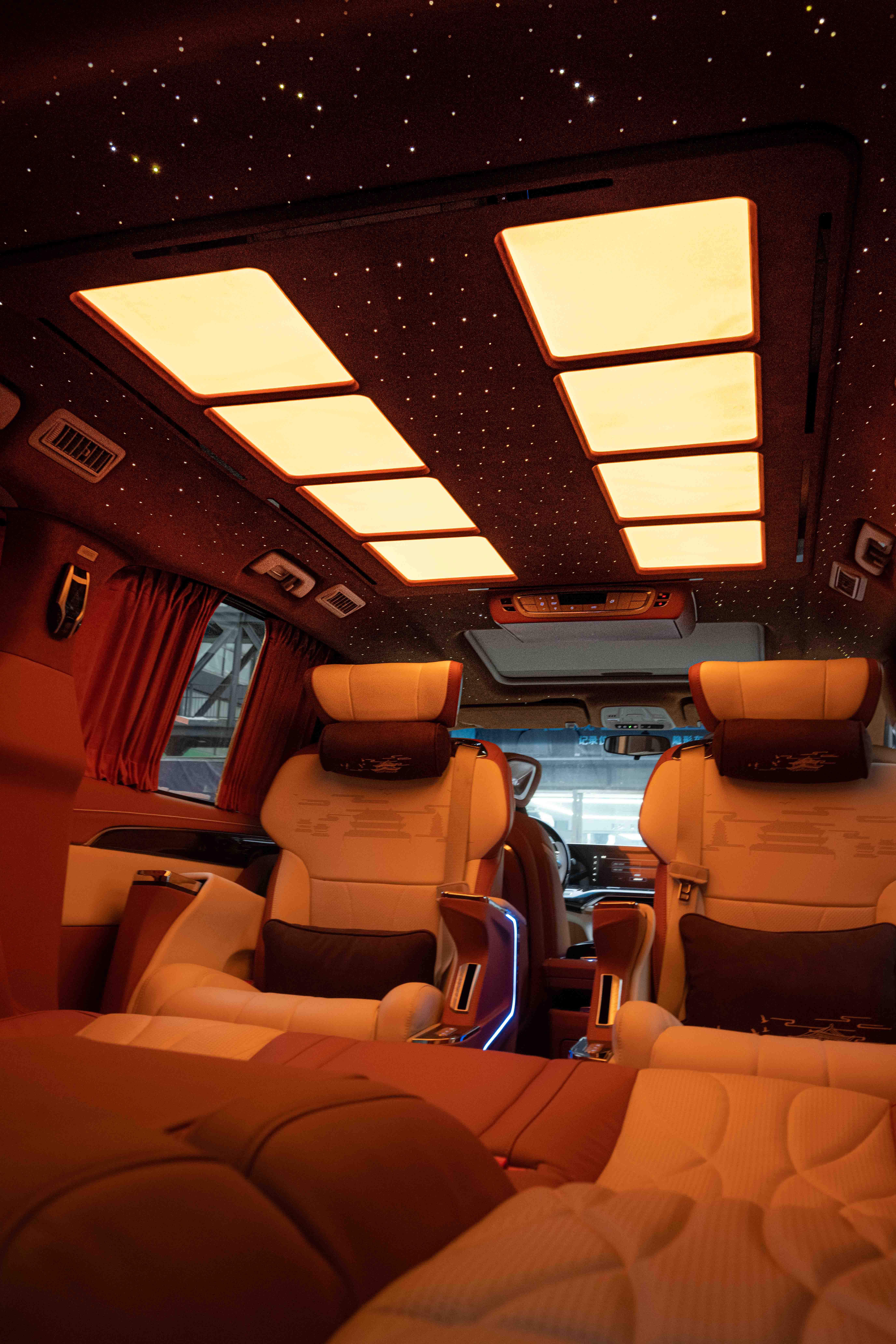 别克gl8改装大唐盛世,别克gl8大唐盛世帝王蓝