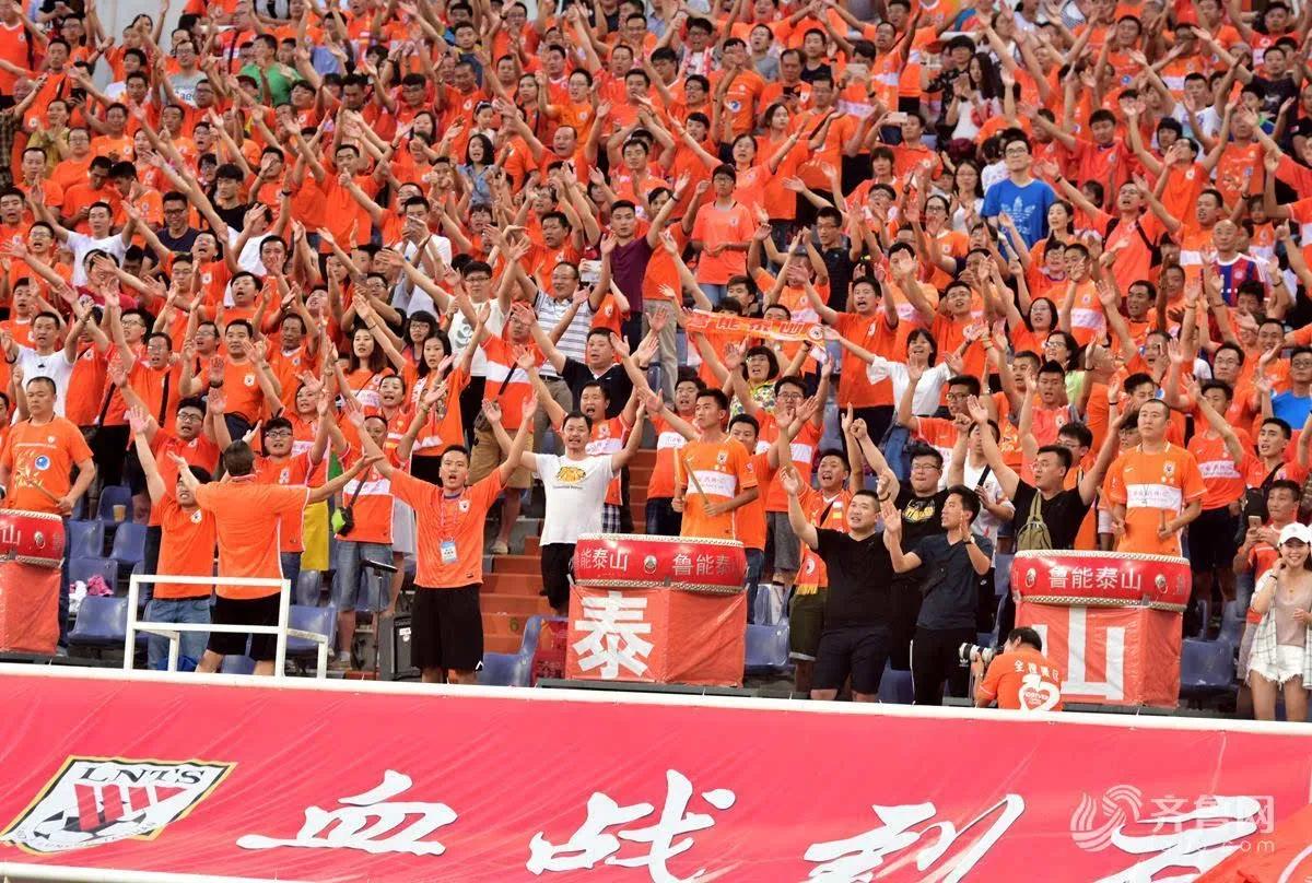 足球为什么不能用手去碰,足球有必要上瘾吗