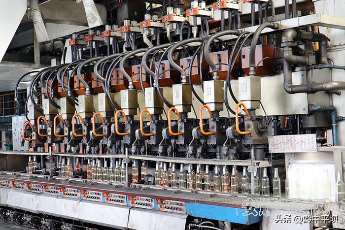 把责任和担当扛在肩上勇往直前,把担子扛在肩上