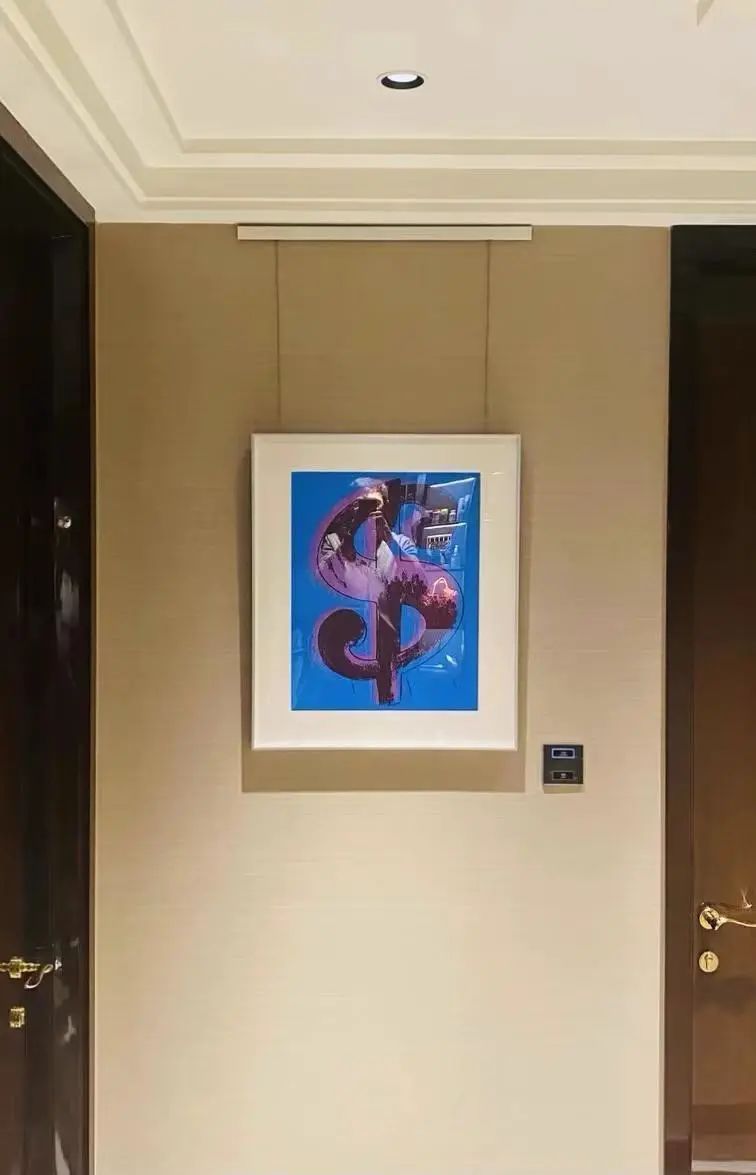 结婚照挂在卧室哪个位置好,结婚照挂在什么地方最合适