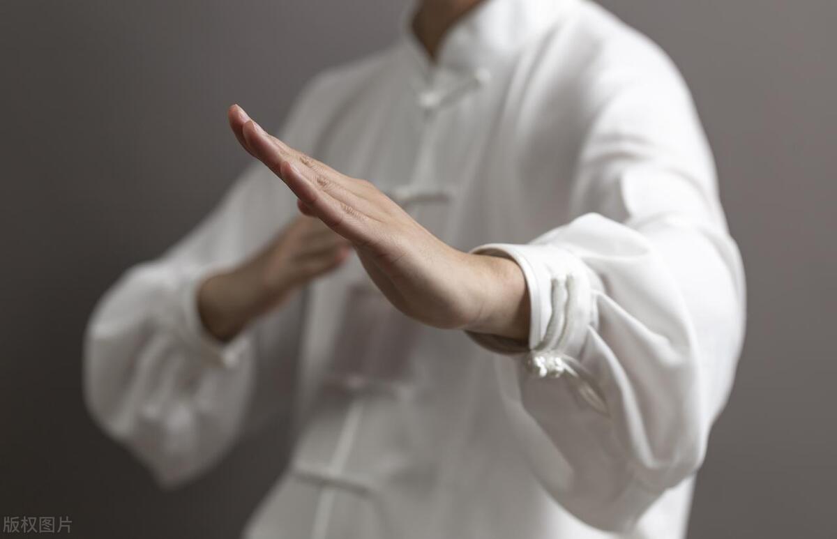 慢阻肺痰稀痰少还要服什么药,慢阻肺吐白痰好黄痰好