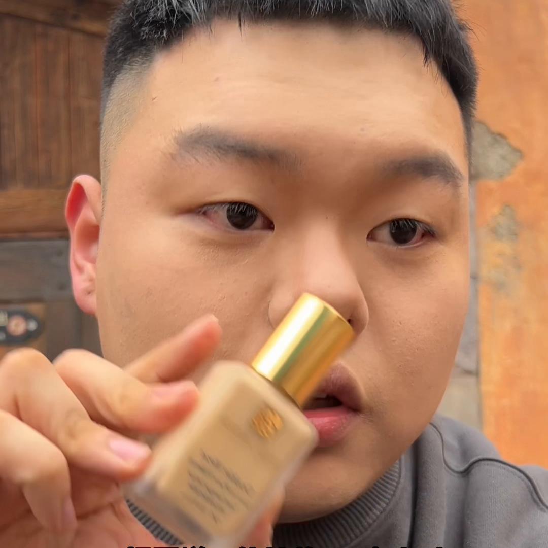 雅诗兰黛dw粉底液试色报告,雅诗兰黛dw粉底2c0测评