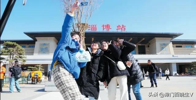 淄博烧烤火了接待游客多少,揭秘淄博烧烤