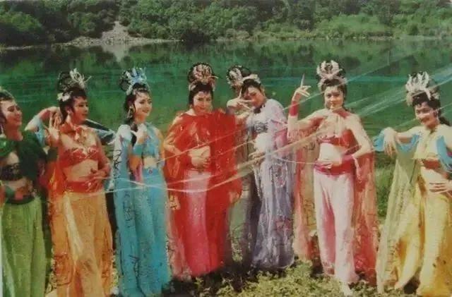 讲述80年代电视剧排行榜前十,80年代最火的电视剧有几部