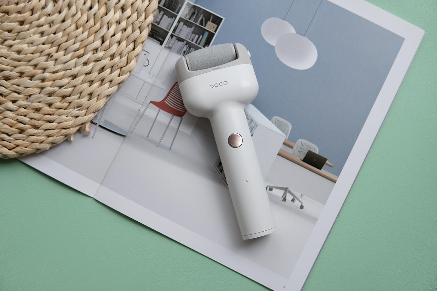 有了它终于不用当抠脚大汉了——DOCO电动修足器