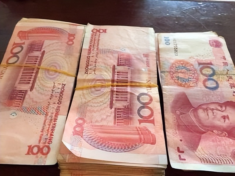 李盈学霸现在在什么学校,云南女孩李盈高考复读693分