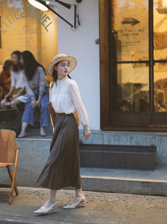 人人都有的百褶裙这样搭才最好看,选什么样的百褶裙不显胖