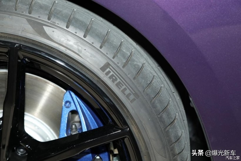 2022宝马2系两门轿跑车,2022款宝马2系225i曜夜版